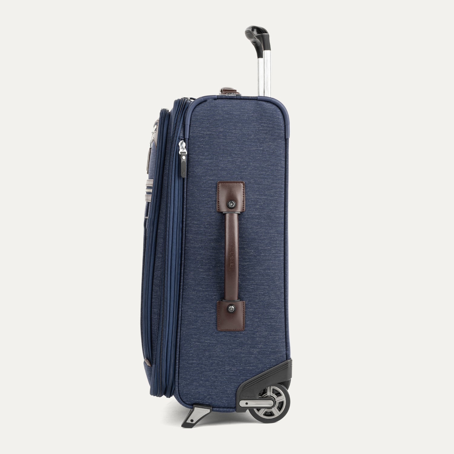 travelpro-platinum-elite-carry-on-rollaboard-and-business-backpack-set image 4
