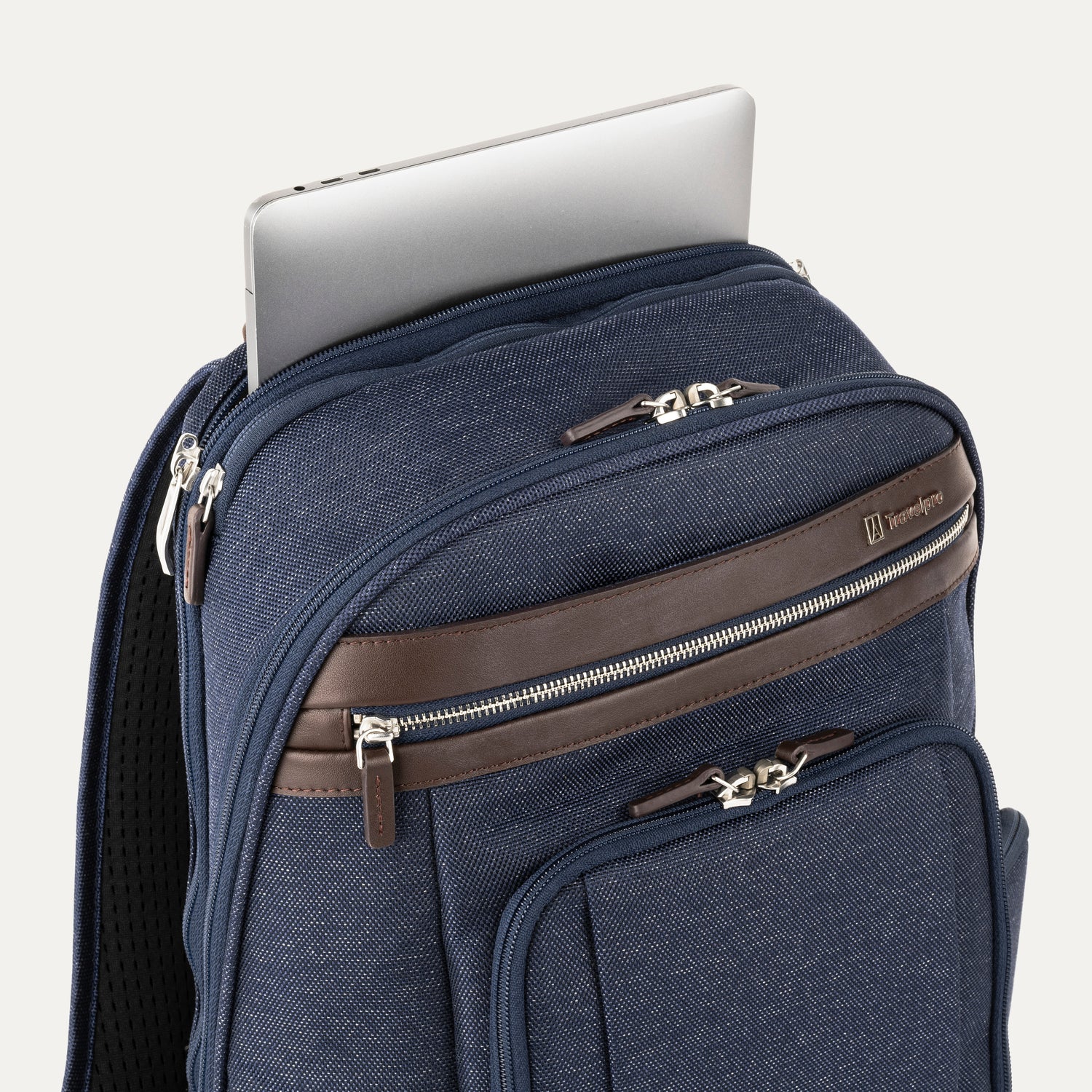 travelpro-platinum-elite-carry-on-rollaboard-and-business-backpack-set image 8