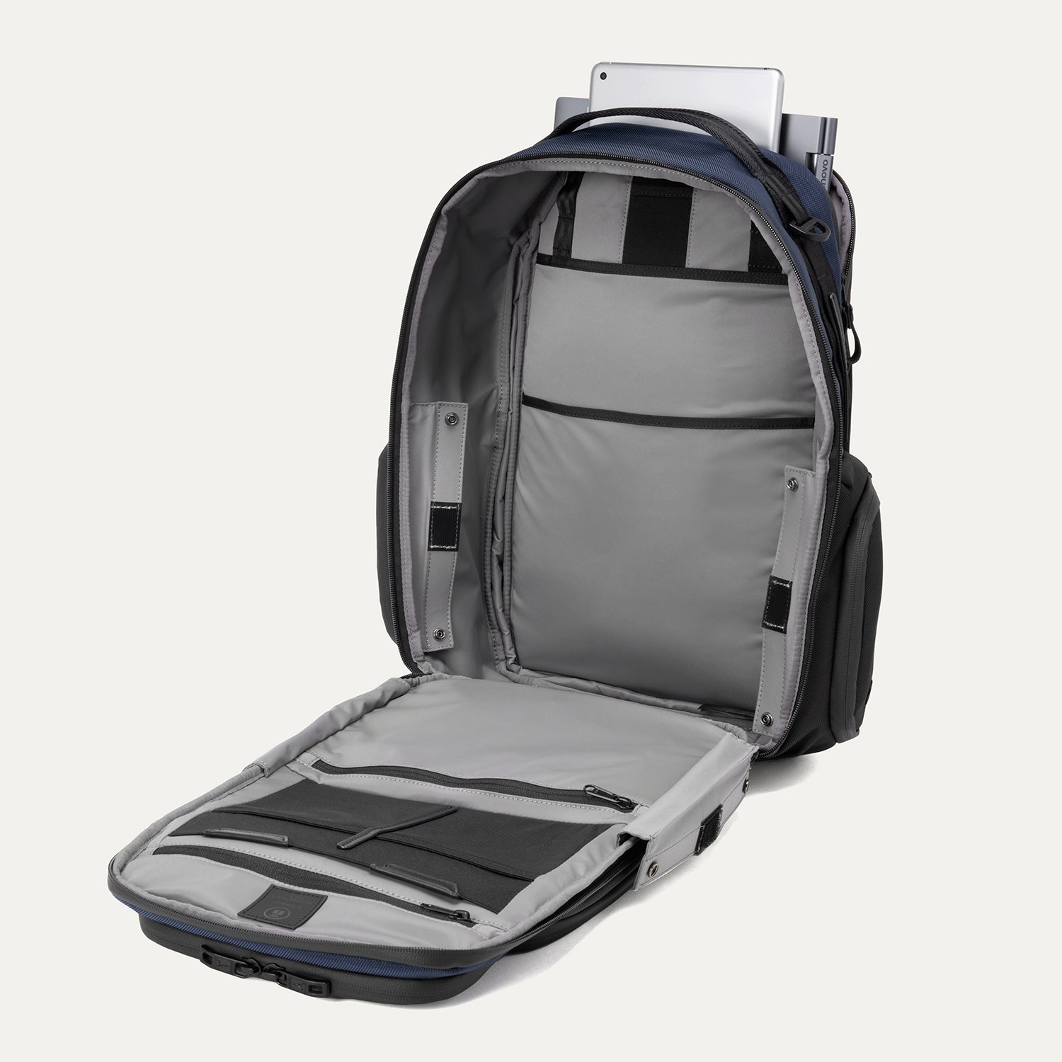 travelpro-crew-classic-carry-on-spinner-altitude-large-backpack-set-2-piece-lugg image 5