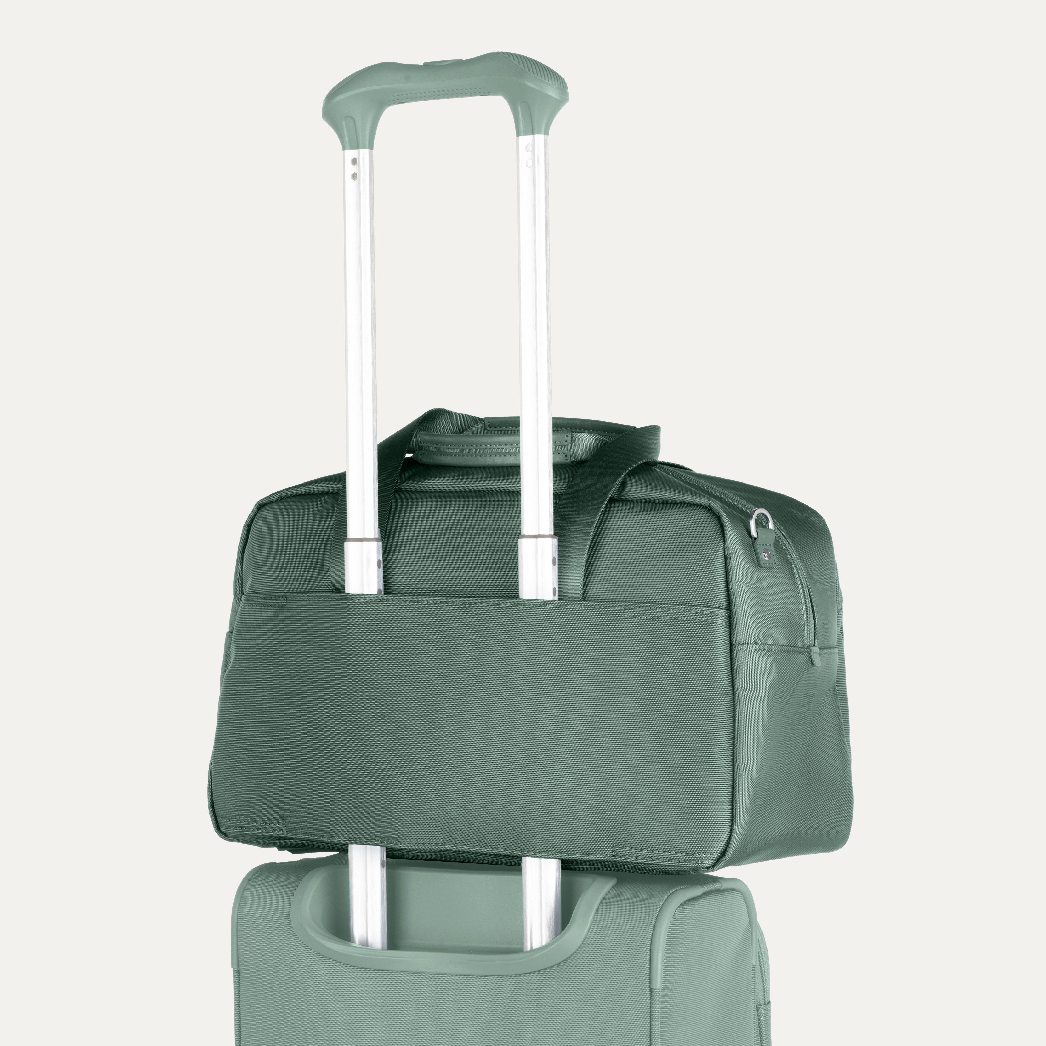 travelpro-versapack-frequent-flyer-set-underseat-tote-carry-on-expandable-spinne image 4