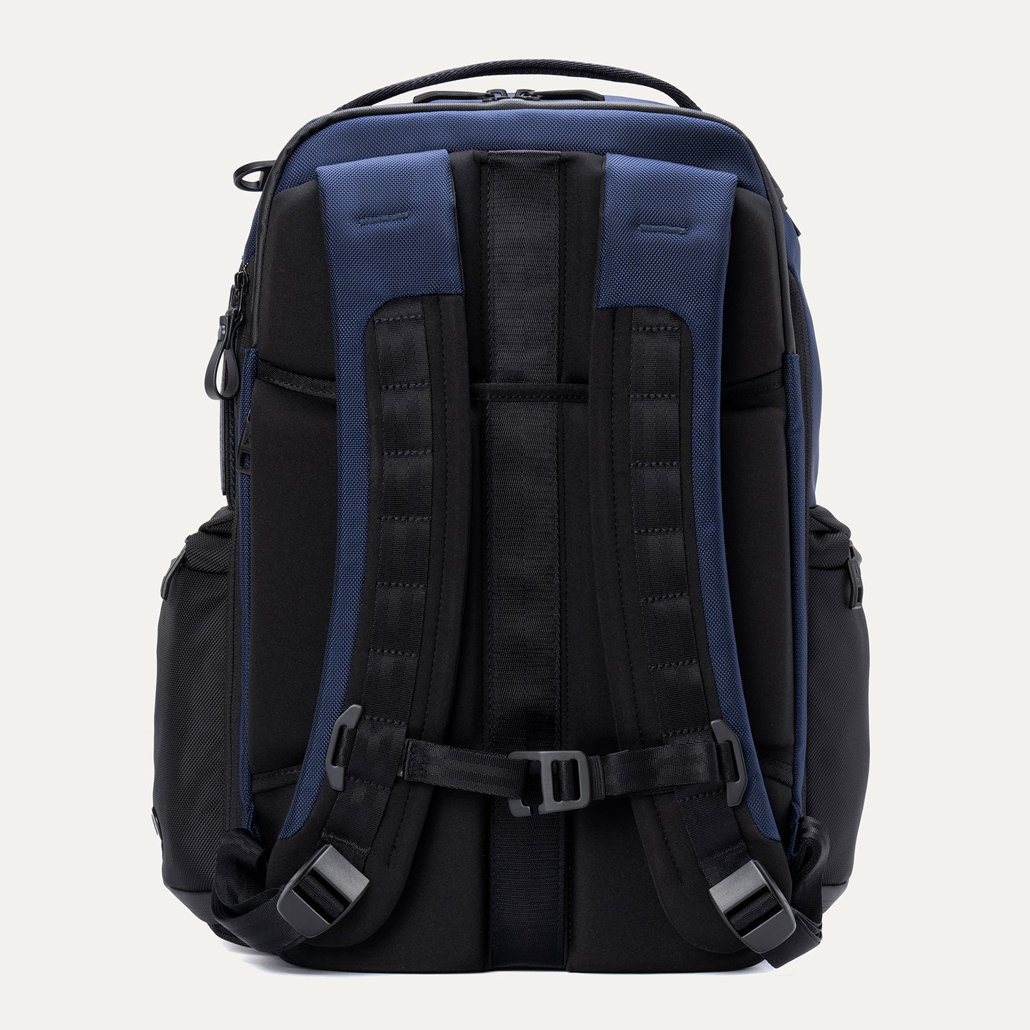 travelpro-versapack-medium-check-in-spinner-altitude-large-backpack-set image 8