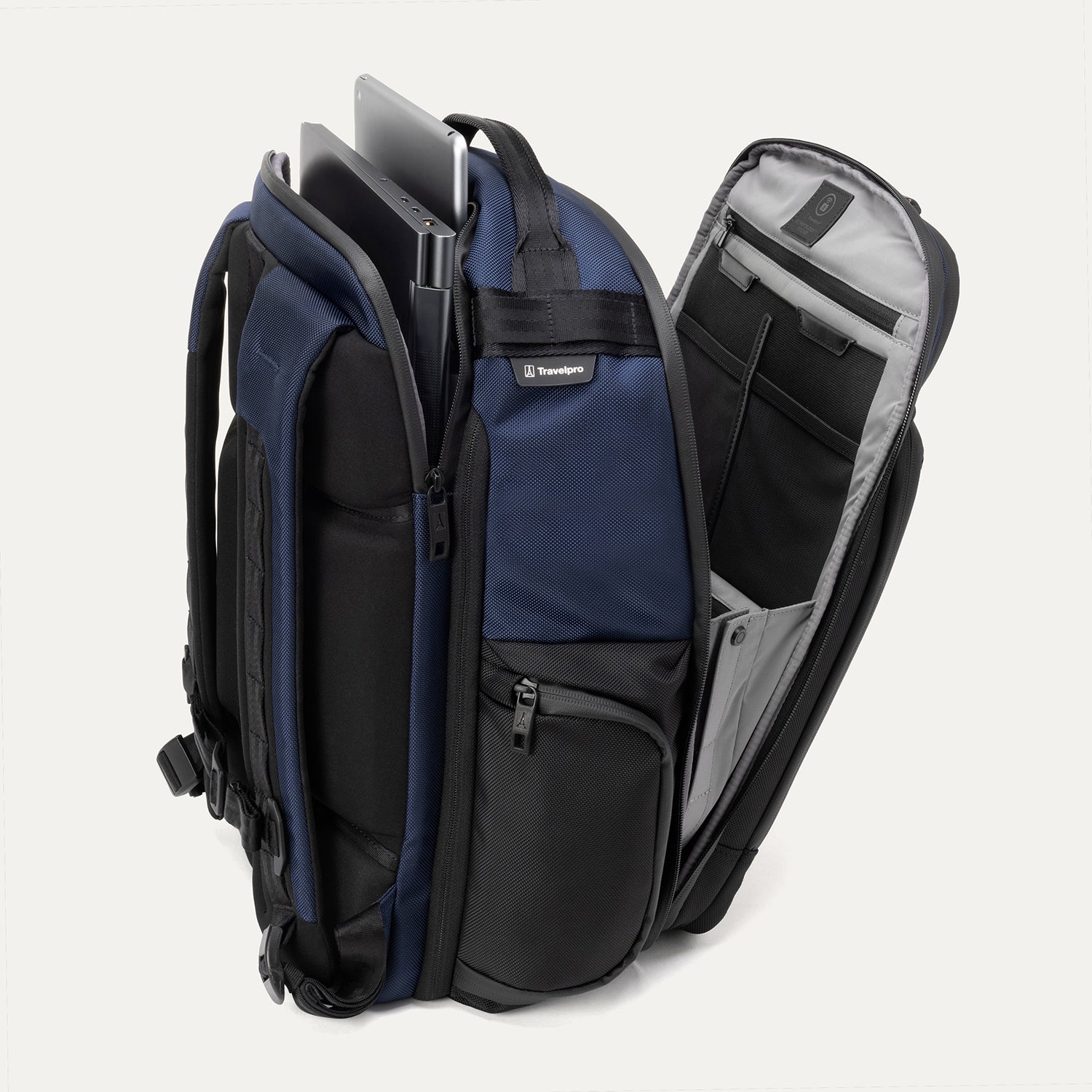 travelpro-versapack-medium-check-in-spinner-altitude-large-backpack-set image 6