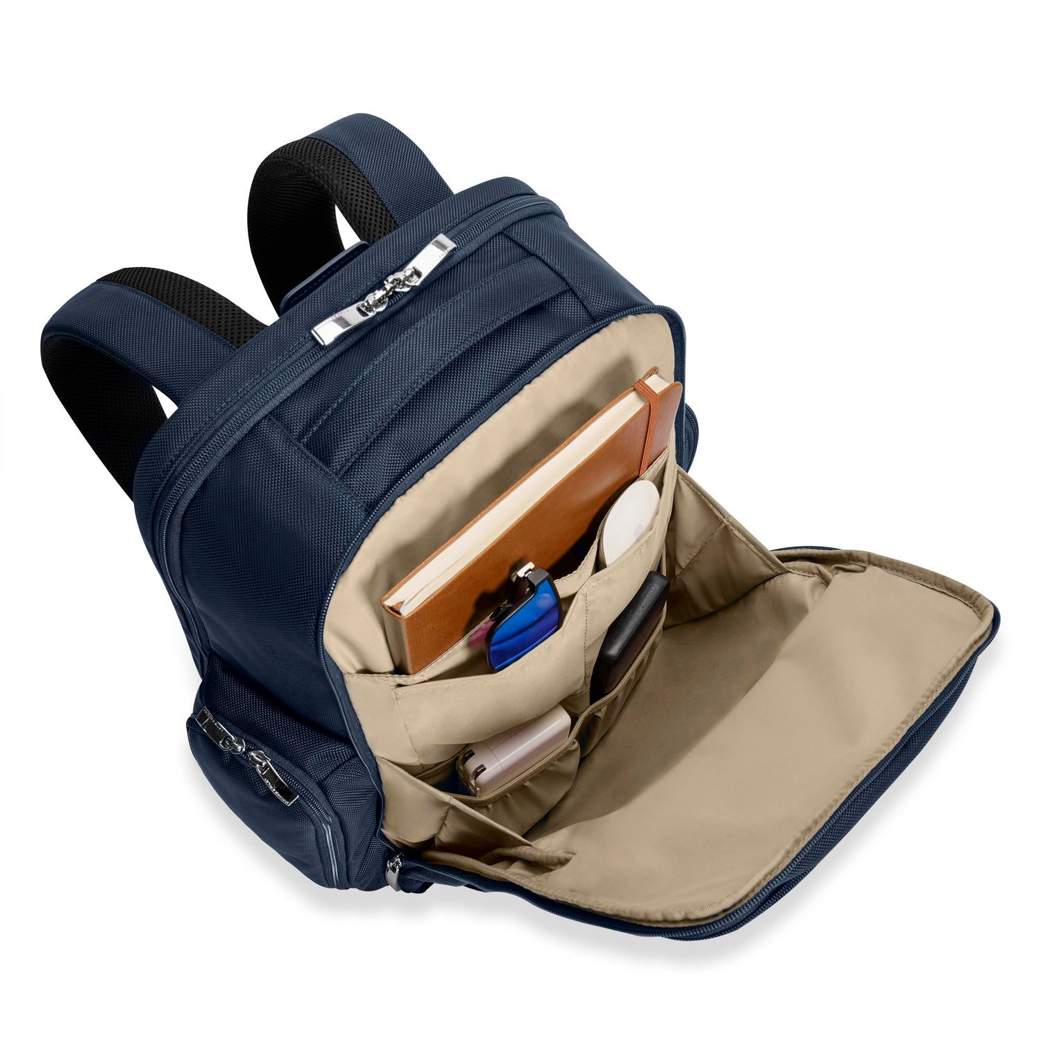 briggs-riley-baseline-traveler-backpack image 2