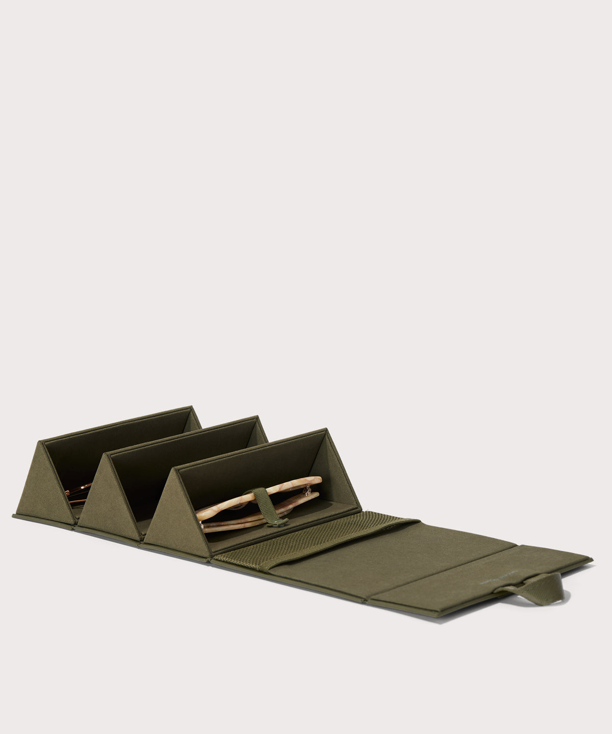 dagne-dover-remi-glasses-case-in-dark-moss-foldable-travel-case-for-up-to-3-pair image 7