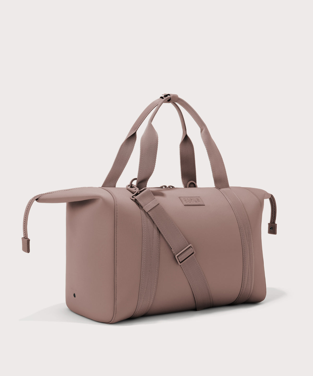 dagne-dover-landon-carryall-in-dune-extra-large-spacious-weekender-bag-with-shoe image 6