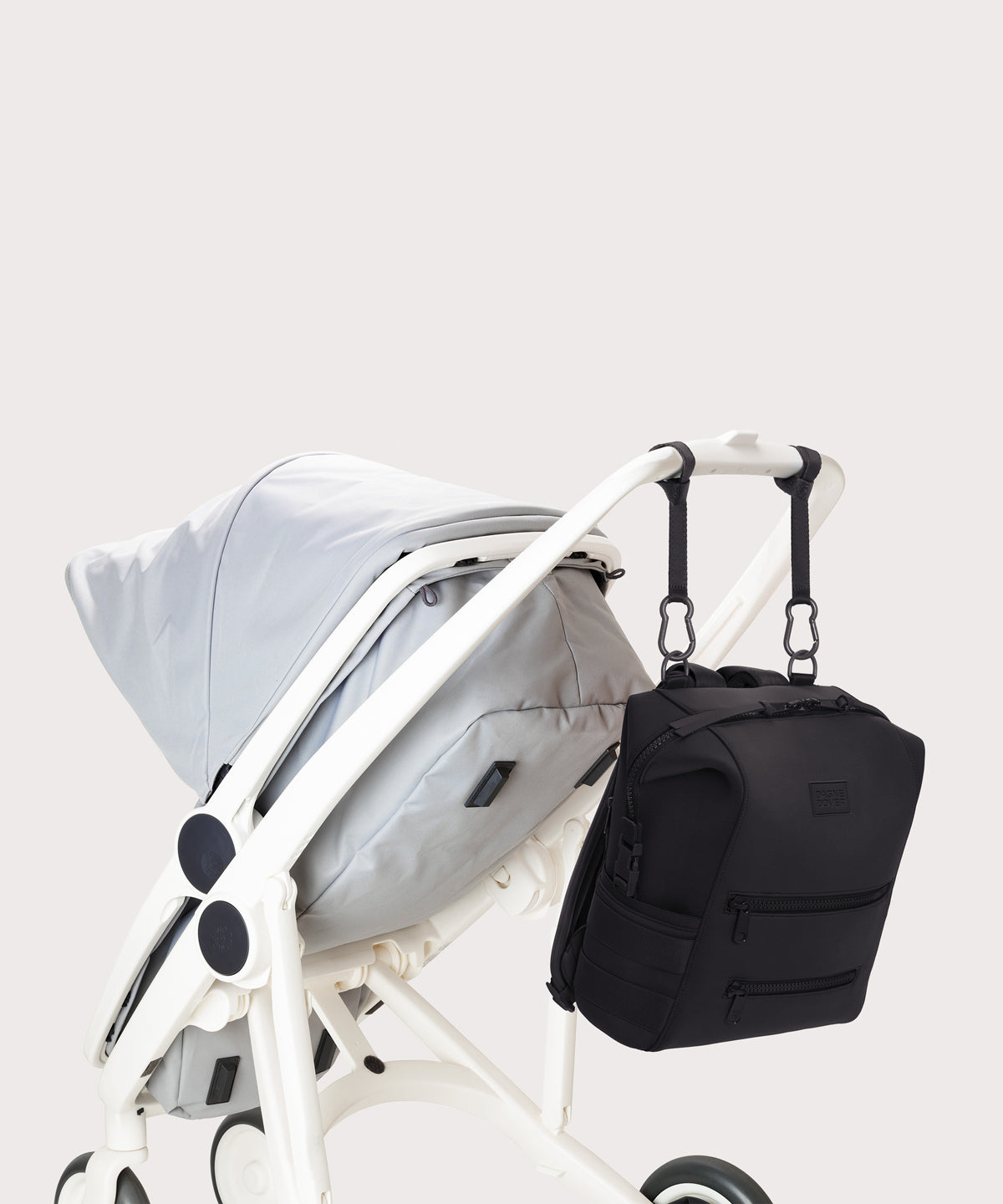 dagne-dover-indi-diaper-backpack-in-onyx-medium-all-in-one-parent-essential image 8