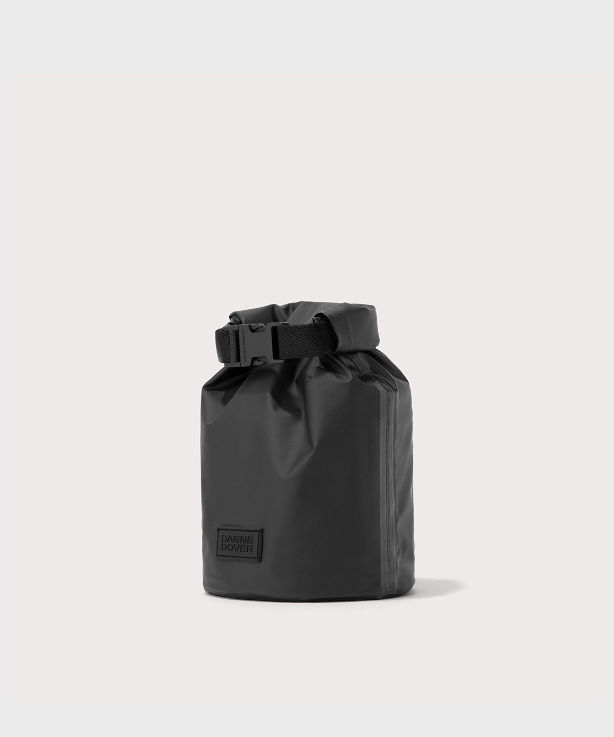 dagne-dover-rae-roll-top-dry-bag-in-onyx image 4