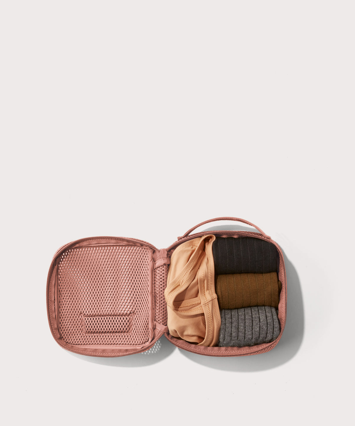 dagne-dover-roma-packing-cube-in-warm-dust-air-mesh-small image 2
