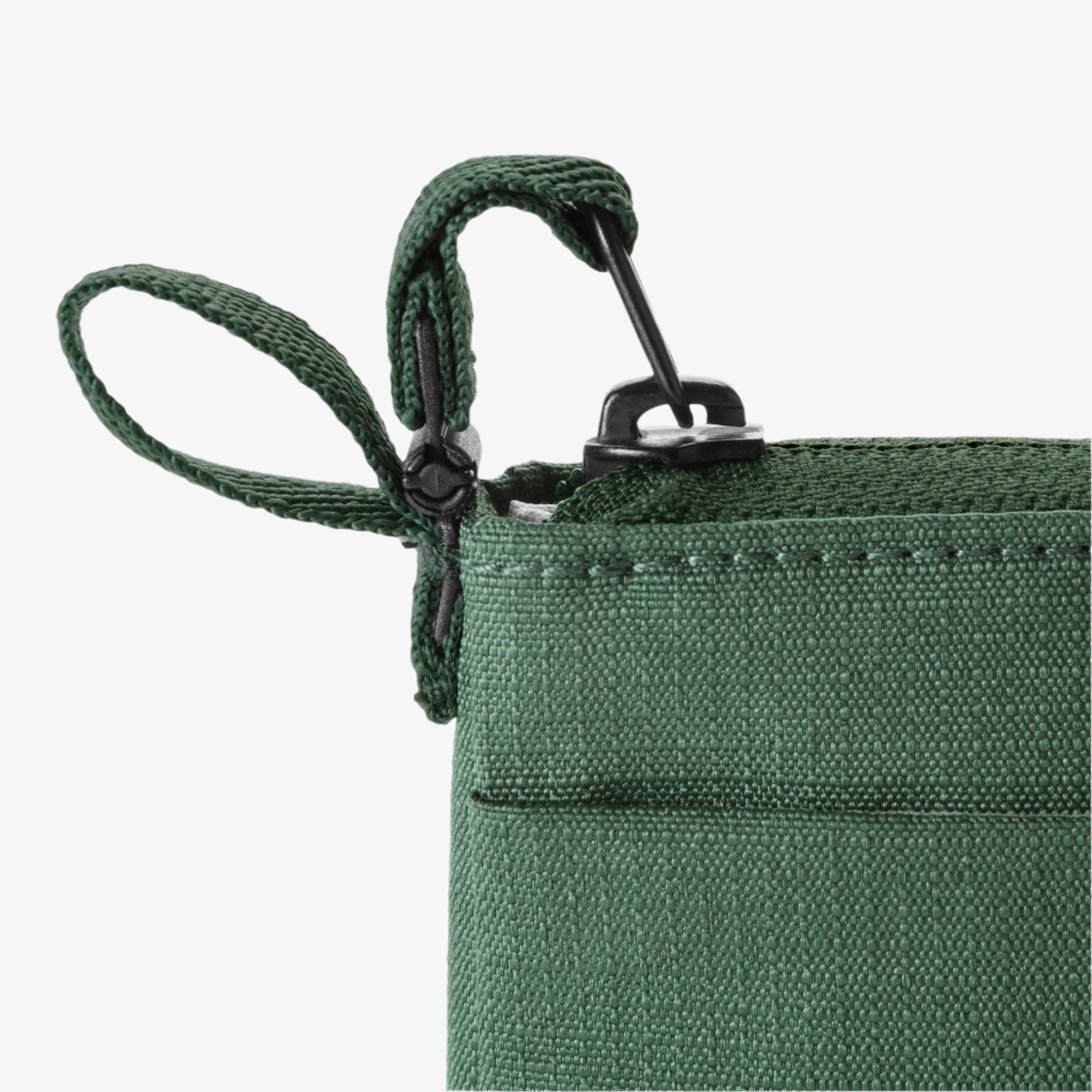 eagle-creek-stash-rfid-zip-wallet-secure-travel-wallet-with-rfid-blocking image 4