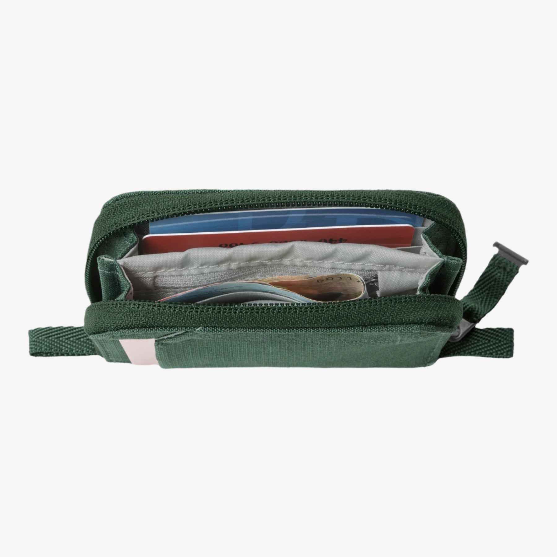 eagle-creek-stash-rfid-zip-wallet-secure-travel-wallet-with-rfid-blocking image 6