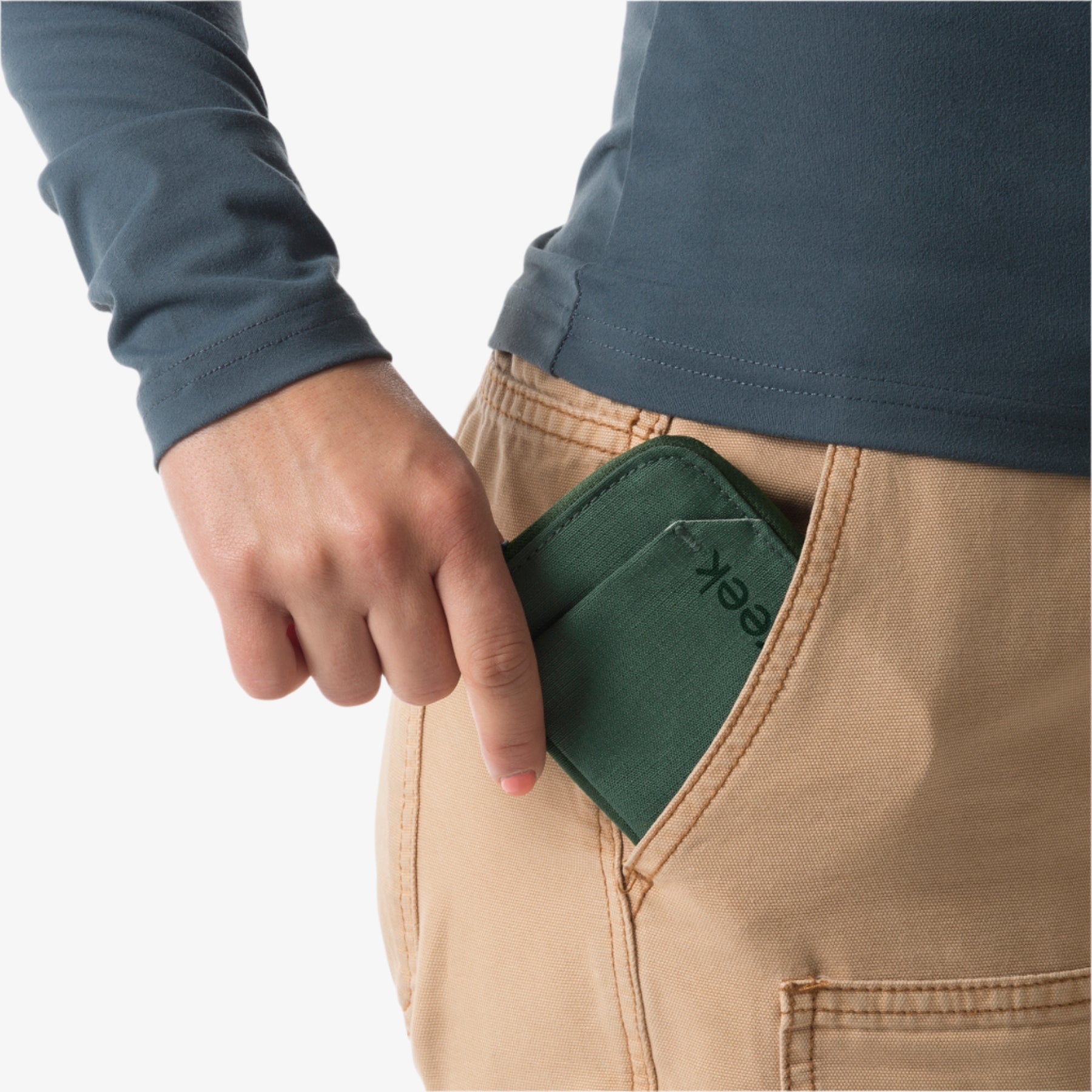 eagle-creek-stash-rfid-zip-wallet-secure-travel-wallet-with-rfid-blocking image 8