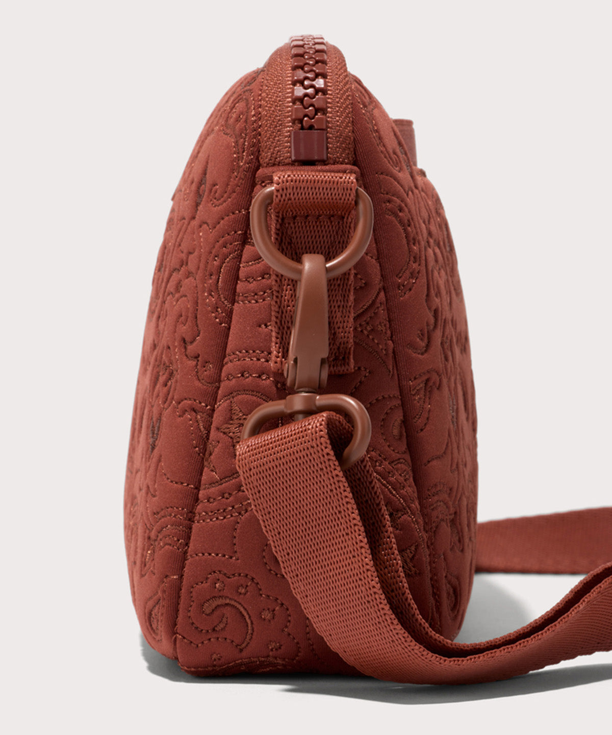 dagne-dover-nora-shoulder-bag-in-sweet-tea-paisley image 7