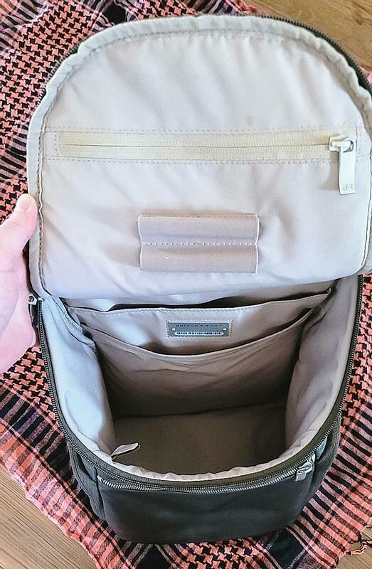 Love the U-zip design