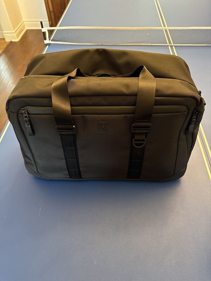 Nice duffel, but strap is thin