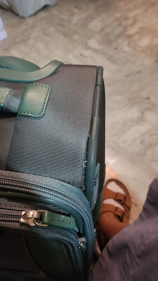 Perfect carry-on with built-in compression