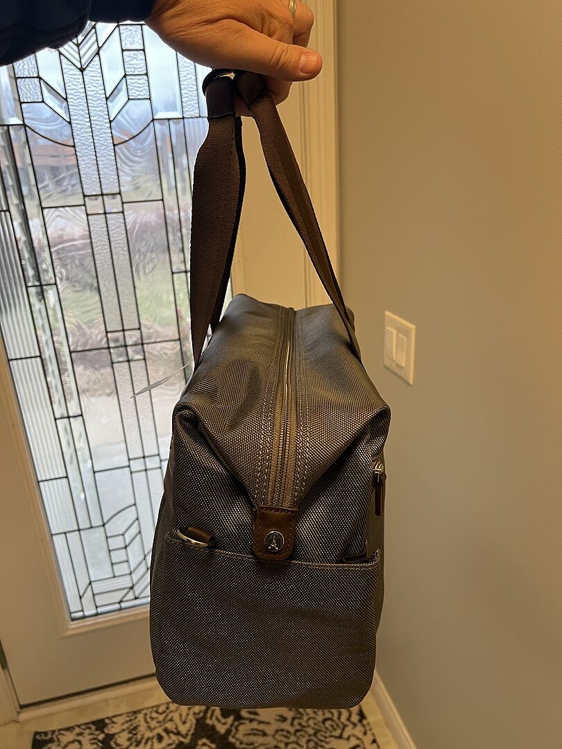 Good tote, but a bit small