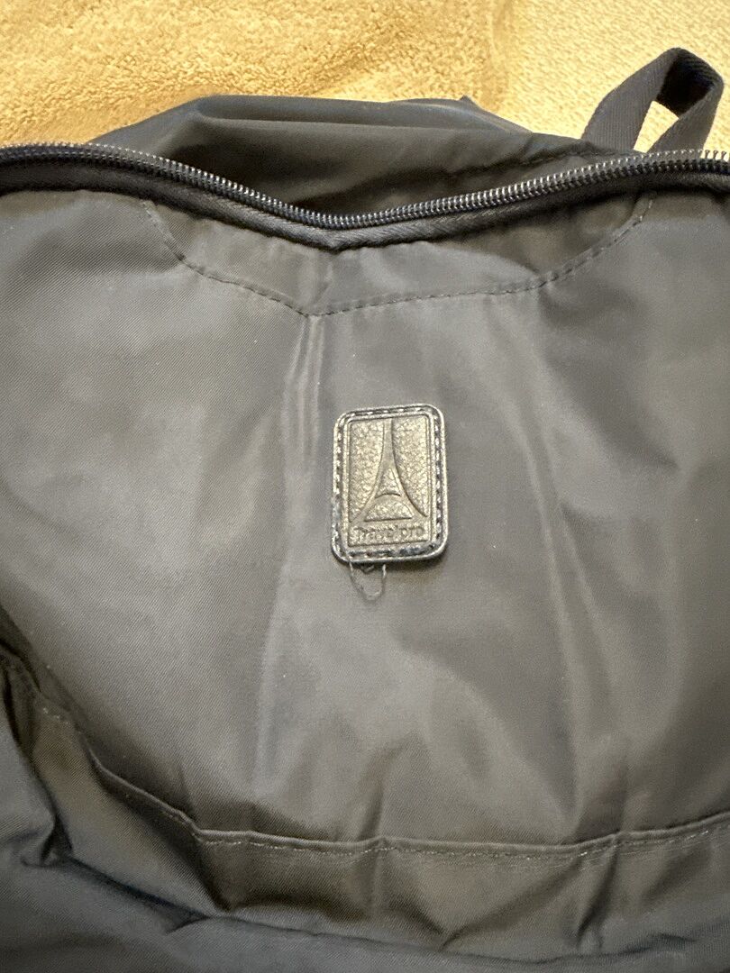 Handy, but shoulder straps could be better