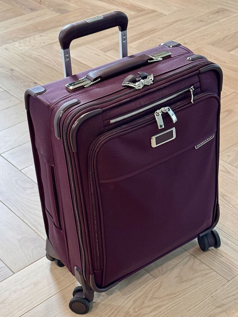 Great suitcase, minor issues