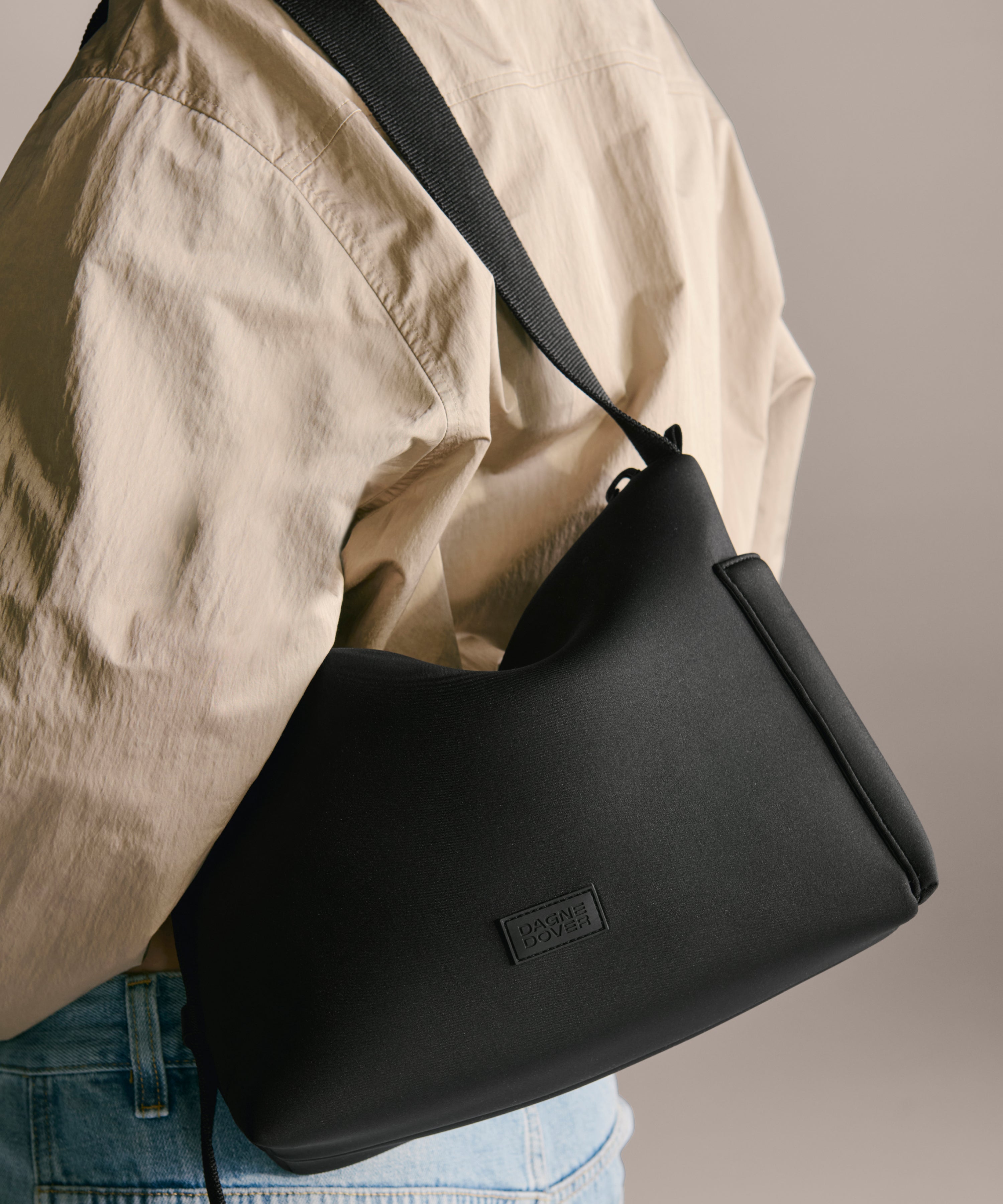 dagne-dover-rue-shoulder-bag-in-onyx image 6