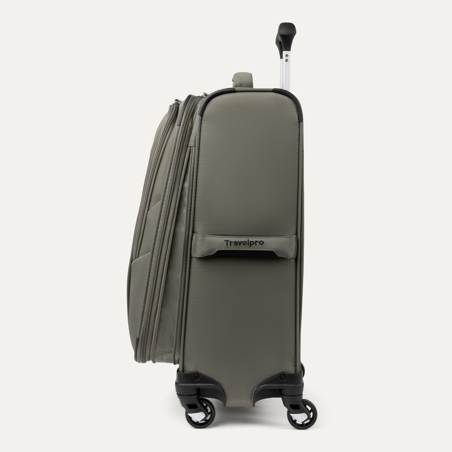 travelpro-maxlite-5-carry-on-medium-large-set image 3