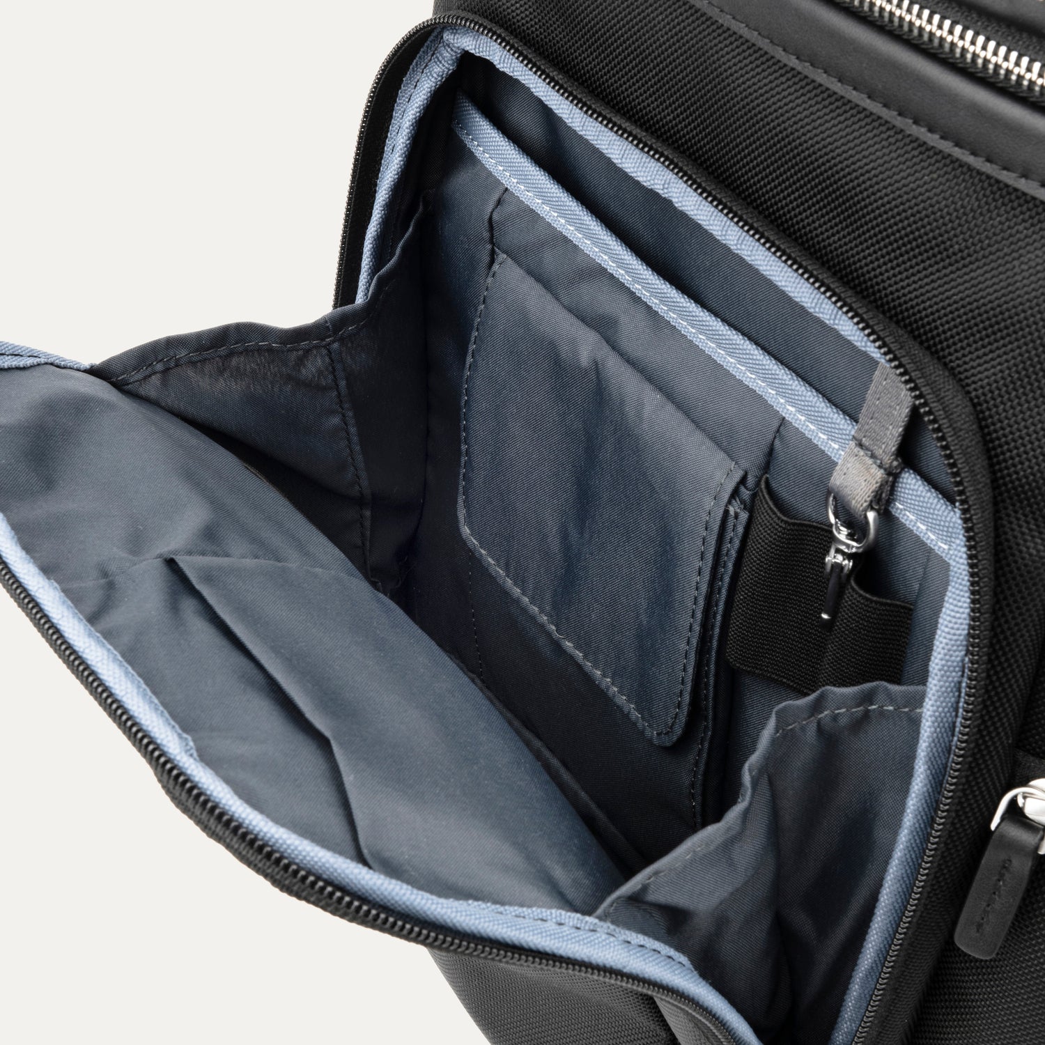 travelpro-platinum-elite-business-laptop-backpack-27l image 6