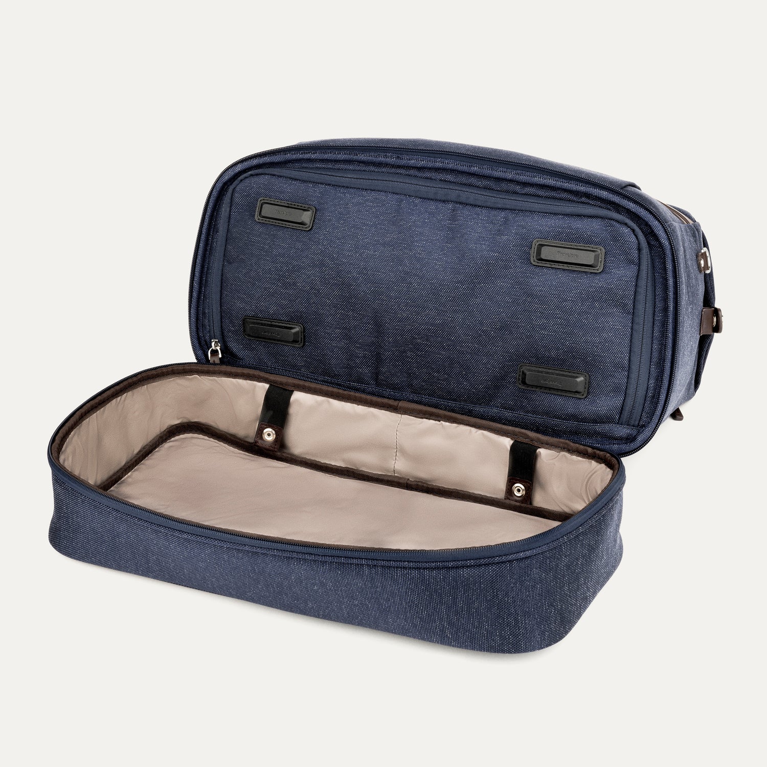 travelpro-platinum-elite-drop-bottom-weekender-black-blue image 5