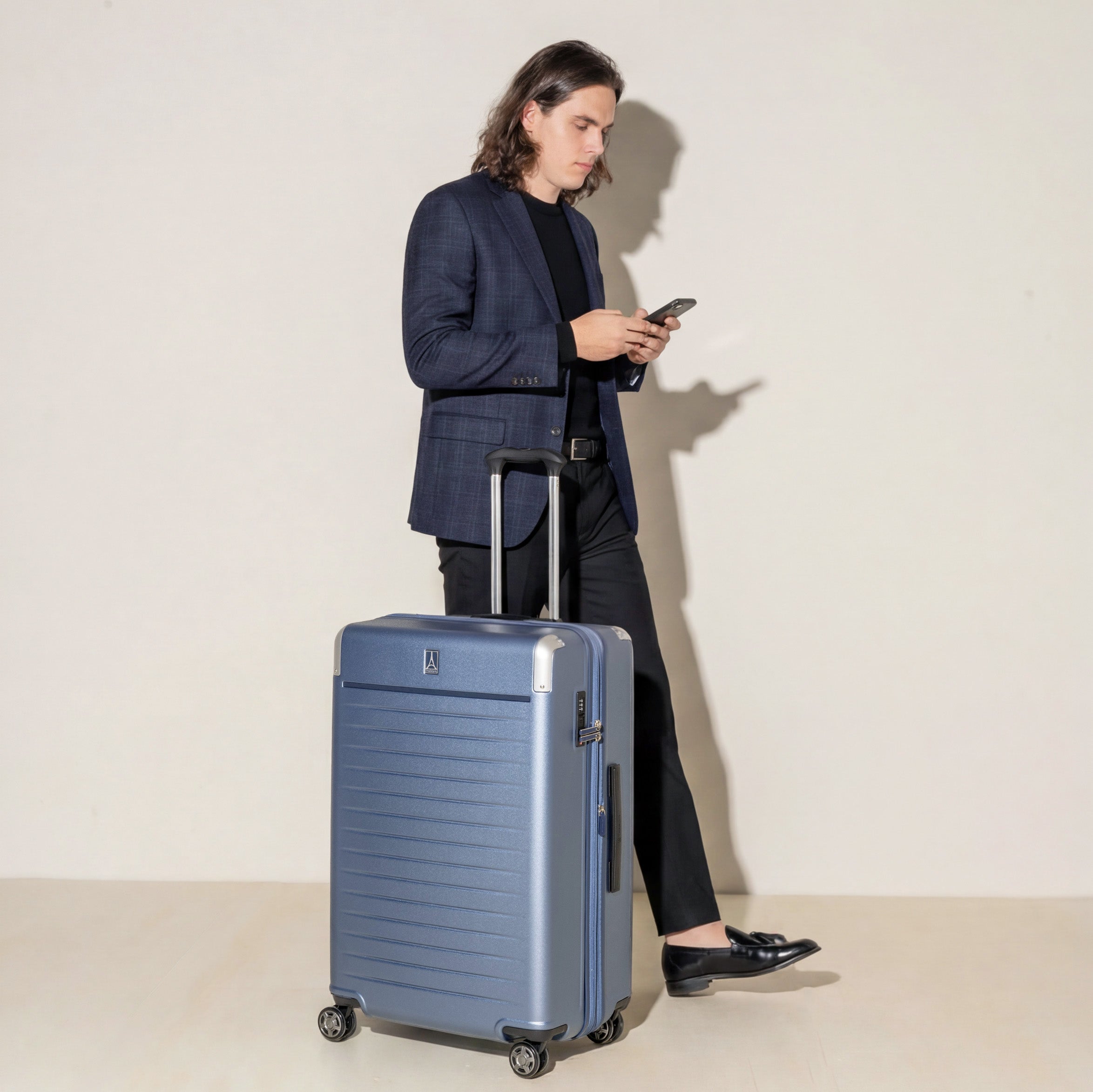 travelpro-platinum-elite-large-check-in-hardside-spinner-expandable-28-spinner-p image 6