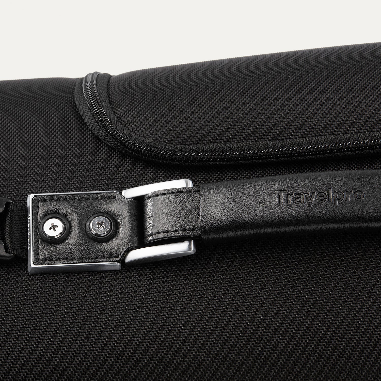 travelpro-platinum-elite-rolling-garment-bag image 5