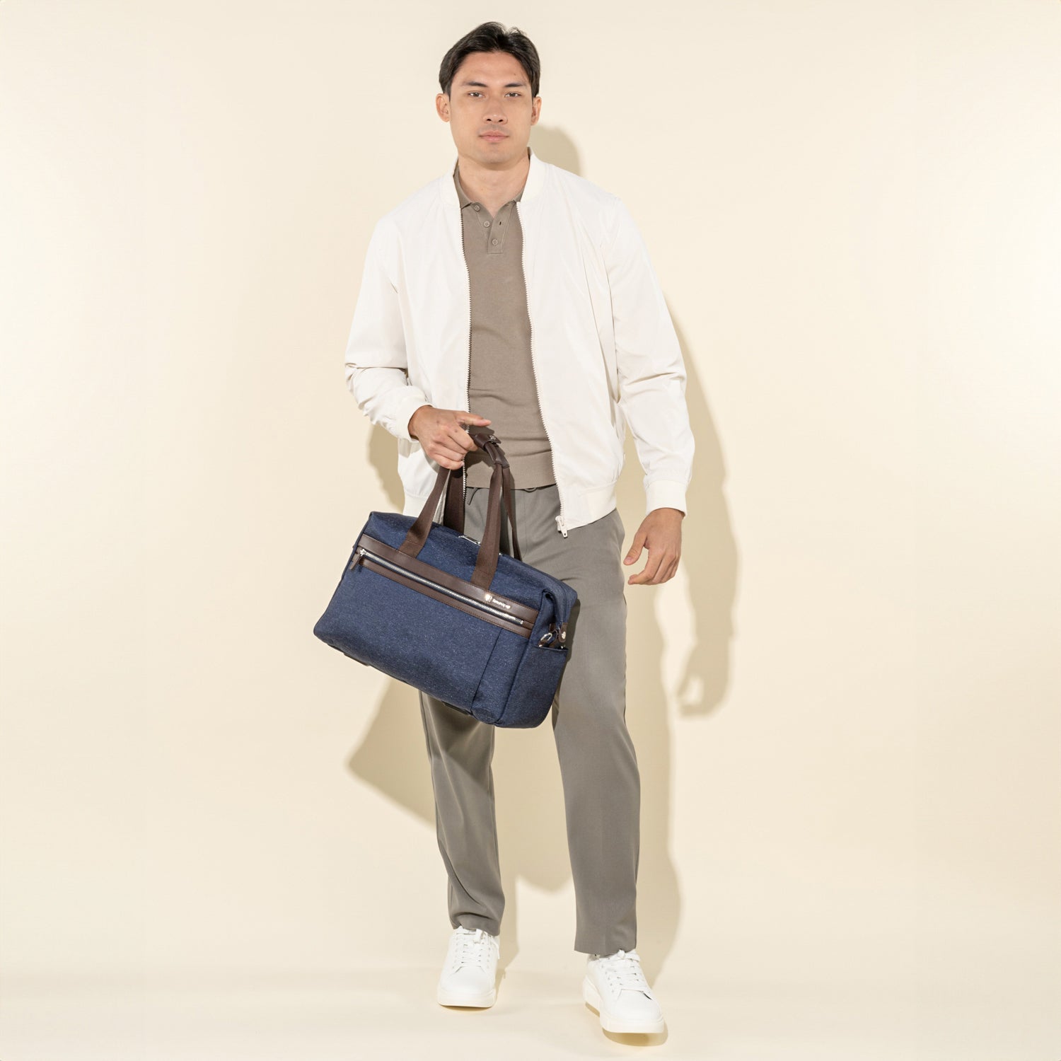 travelpro-platinum-elite-underseat-tote-padded-laptop-sleeve-quickslip-pocket-pe image 4